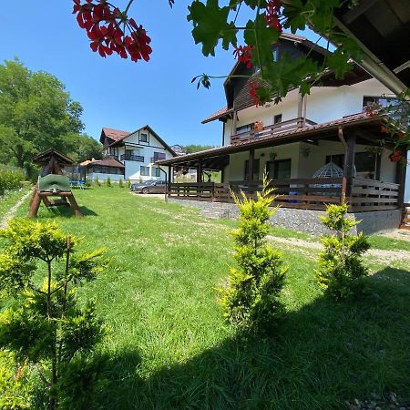 Casuta Vulpitei Villa เปรเดรุส ภายนอก รูปภาพ